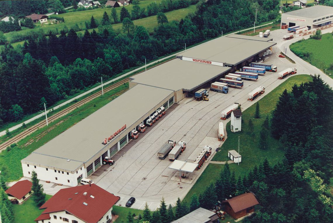 Vogelperspektive vom Firmengelände der Transportfirma Wolfsgruber Logistik GmbH